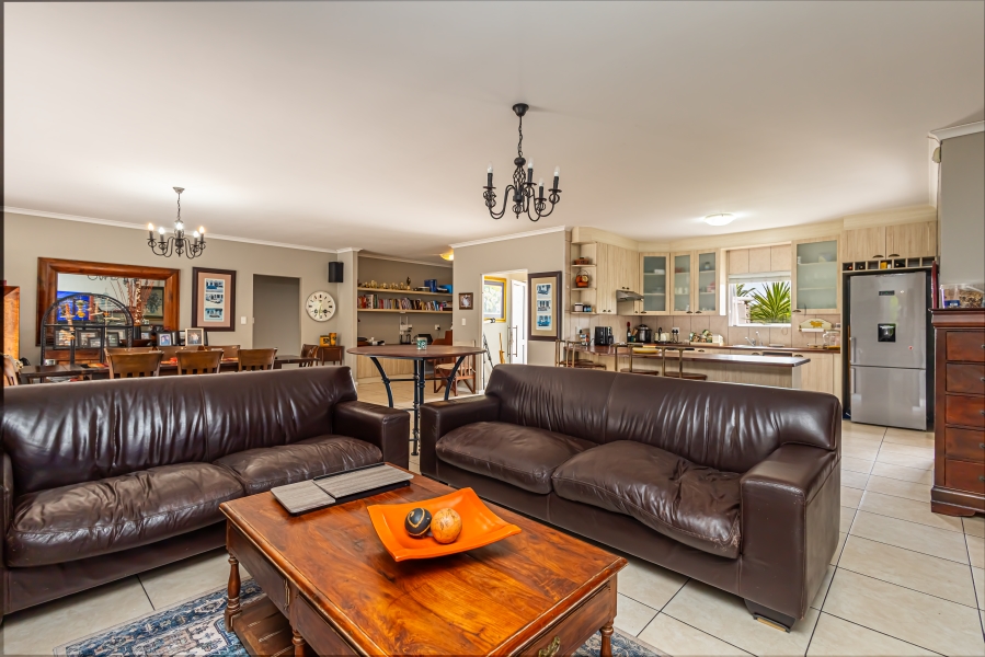 3 Bedroom Property for Sale in Country Club Western Cape